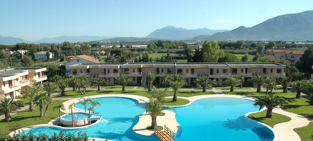 Resort_by_day